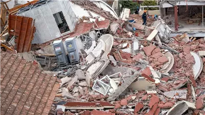 انهيار فندق من 10 طوابق في الأرجنتين