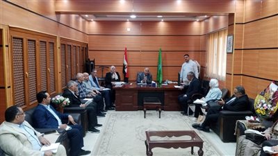 وكيل تعليم الفيوم يتابع مع مديري الإدارات التابعة خطة عمل الفترة المقبلة