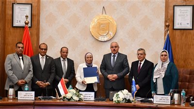 مجلس جامعة القناة يُكرم المهندسة هبة إمام لمجهوداتها (صور) 