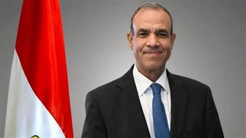 الدكتور بدر عبد العاطى