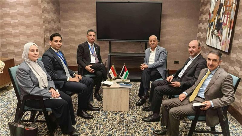 وزير التموين خلال