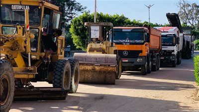 محافظ الإسماعيلية يوجِّه برصف طريق مستشفى التل الكبير (صور) 