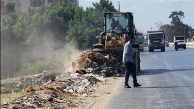 رفع 3200 طن مخلفات علي طريق 