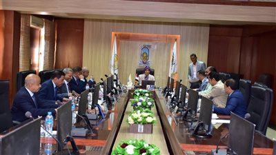 جامعة الأقصر تعتمد مقترح المقررات الدراسية الأساسية والإجبارية والاختيارية