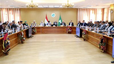 محافظ الشرقية يوجه بتكثيف أعمال النظافة ورفع الإشغالات