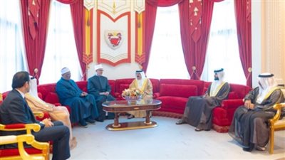 ملك البحرين يستقبل مفتي الجمهورية وأمين هيئة كبار العلماء وحكماء المسلمين (صور)