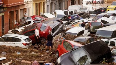 كلنا نبكي معكم، حصيلة خسائر فيضانات إسبانيا المدمرة (فيديو)