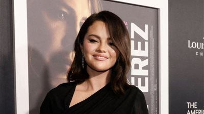 سيلينا جوميز تتألق بالأسود خلال حضورها مهرجان الفيلم الأمريكي الفرنسي