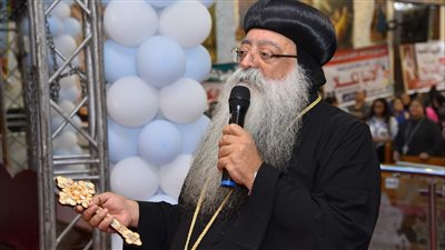 الأنبا تكلا يرسم عددا من الشمامسة بدشنا