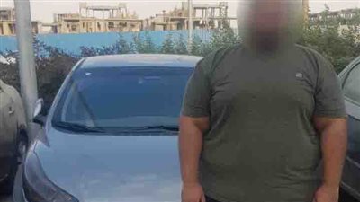 القبض على قائد سيارة لقيادته برعونة وأداء حركات استعراضية بمحور الأوتوستراد 