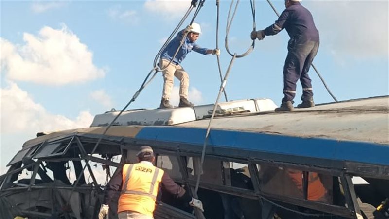 اصطدام أتوبيس بعمود