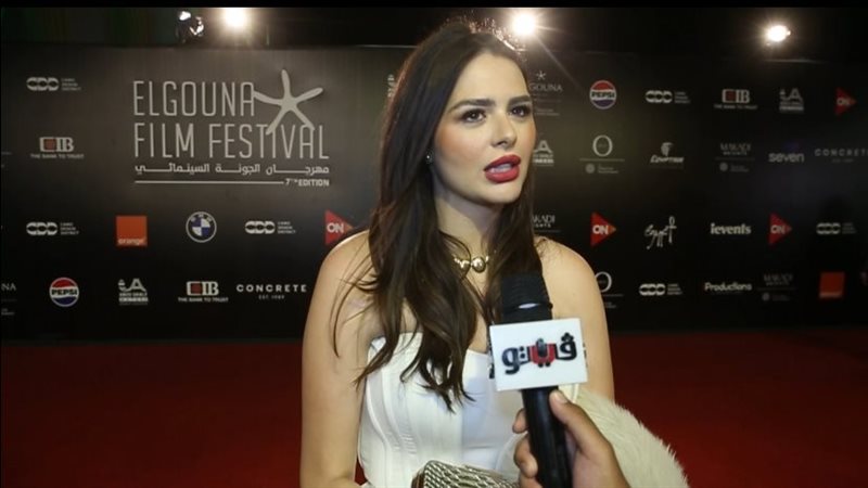 الفنانة هنادي مهنا،