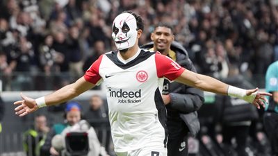 تشكيل فرانكفورت المتوقع أمام هايدينهايم في الدوري الألماني، وموقف عمر مرموش 