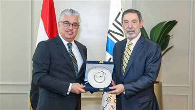 رئيس اقتصادية القناة يستقبل وفد غرفة التجارة العربية البرازيلية لاستكشاف فرص التعاون