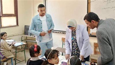 وكيل تعليم الجيزة تتفقد مدارس الحوامدية (صور)