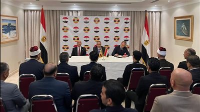 عبد العاطى يلتقى بالجالية المصرية في أوغندا ويصدر تكليفا عاجلا للسفارة 