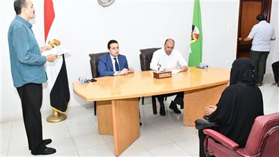 نائب محافظ الفيوم يبحث 89 شكوى في لقاءات خدمة المواطنين 