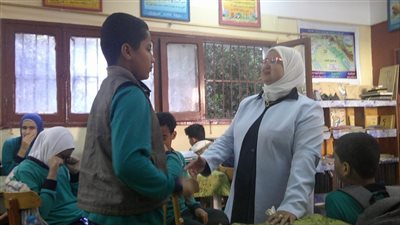 جامعة القناة تُنظم ندوة لطلاب مدرسة النور للمكفوفين حول القيم الاجتماعية (صور)