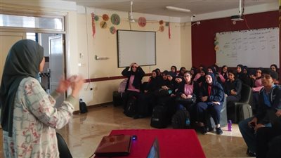 جامعة القناة تنظم برنامجًا توعويًا حول تأثير التواصل الاجتماعي على الفرد والمجتمع (صور) 