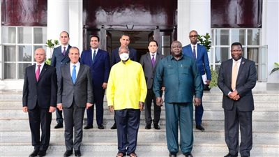 تفاصيل لقاء وزير الخارجية مع الرئيس الأوغندي