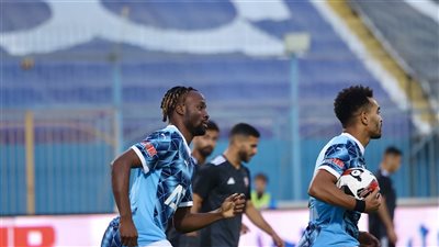 بيراميدز يتعادل مع بتروجت 1-1 بالدوري والـ VAR يلغي هدفين للفريق البترولي (صور) 