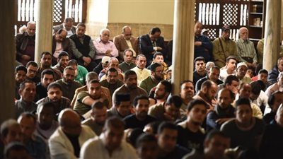 ما حكم تأخير السعي إلى صلاة الجمعة أو تركها؟ 