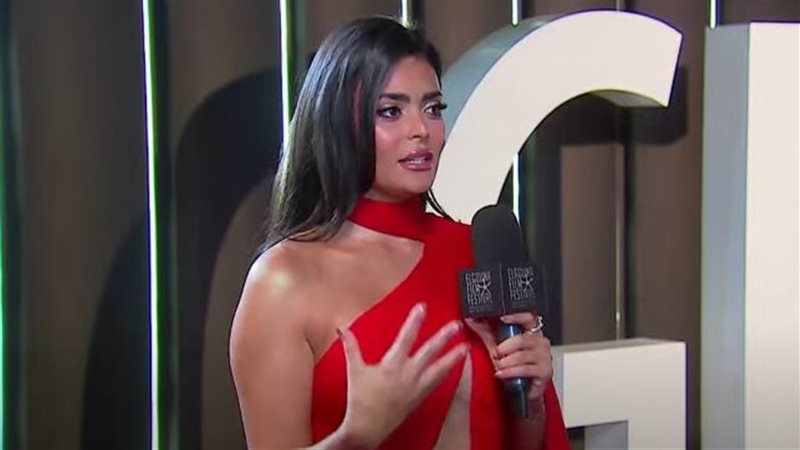 الفنانة أسماء جلال،