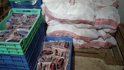 بيطري الشرقية يضبط 3 أطنان مصنعات لحوم ودواجن مجهولة المصدر 