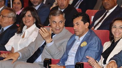 وزير الرياضة ومحافظ الإسكندرية يشهدان صالون رؤى الشباب بمكتبة الإسكندرية