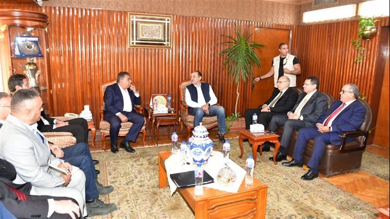 محافظ الدقهلية يستقبل