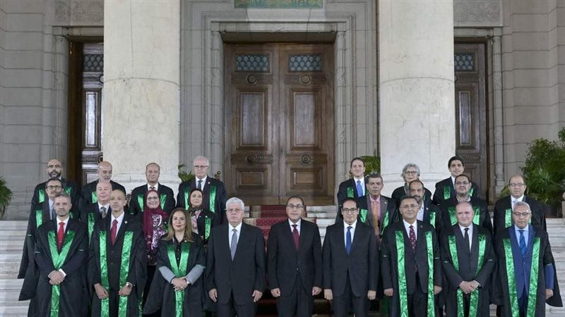 جامعة القاهرة، فيتو