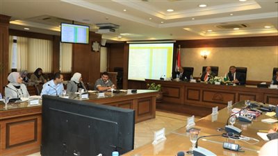 محافظ الجيزة يشدد على إنهاء ملف التصالح في المخالفات البناء والعمل يومي الجمعة والسبت 