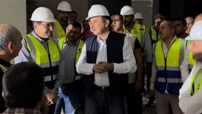 وزير قطاع الأعمال العام يزور شركة الدقهلية للغزل والنسيج 