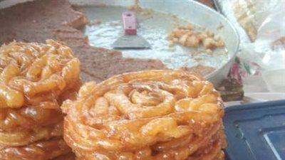 إعدام أغذية مجهولة المصدر وغير صالحة للاستهلاك الآدمي في الشرقية 