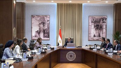 تحرك حكومي لخفض أسعار السلع الاستراتيجية، التموين: استيراد عاجل للبيض وفتح منافذ جديدة، ومدبولي يوجه بسرعة حل مشكلات المزارع المتوقفة 