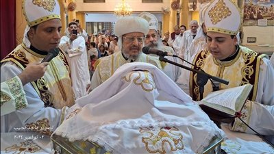 الأنبا مرقس يرسم كاهنين جديدين في إيبارشية شبرا الخيمة