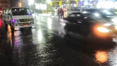 مع بداية نوة غسيل البلح، برق ورعد وأمطار غزيرة في الإسكندرية (فيديو وصور)