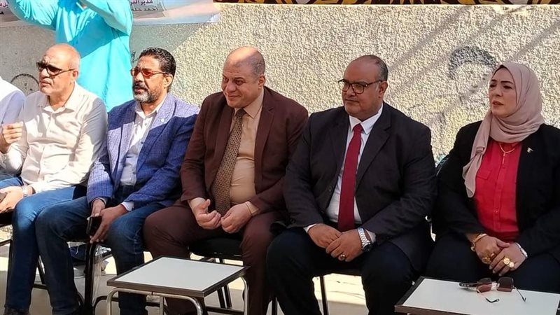 مدير تعليم قنا يفتتح