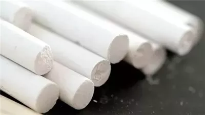 بيطحنوا الطباشير ويشموه، مدرسة بالمنوفية تقرر استدعاء أولياء أمور 9 طلاب ابتدائي