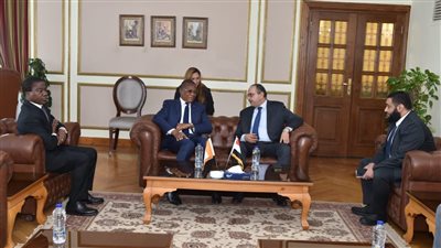 وزير الإسكان الإيفوارى يلتقي رئيس المقاولون العرب لبحث تنفيذ مشروعات جديدة