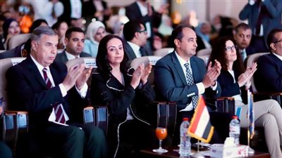 انضمام 1000 شاب لرابطة المتطوعين لمكافحة الإدمان، ومايا مرسى توجه رسالة لـ محمد صلاح