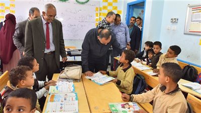 محافظ أسيوط يتفقد مدرسة النواورة الجديدة للتعليم الأساسي 