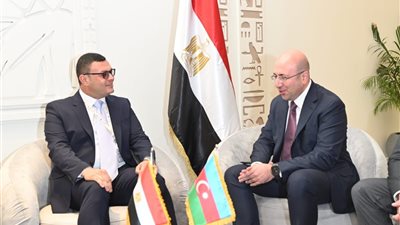 وزير الإسكان يبحث مع نظيره الأذربيجاني سبل تعزيز التعاون المشترك