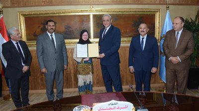 محافظ الغربية يستجيب لمطالب 36 أسرة ويسلم عقود عمل لذوي الهمم