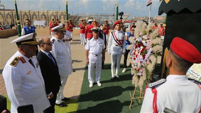  في العيد القومي الـ68، محافظ كفرالشيخ يضع إكليل الزهور علي النصب التذكاري بالبرلس (صور)