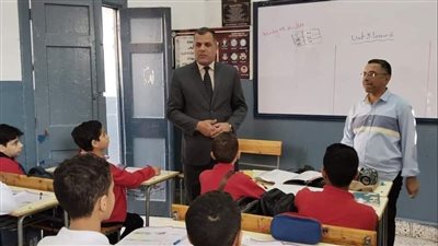 وكيل تعليم دمياط يتفقد سير العملية التعليمية بالمدارس