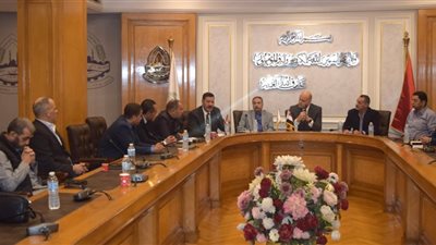 تعاون جديد بين غرفة القاهرة والجمارك  لحل مشكلة تسعير الساعات