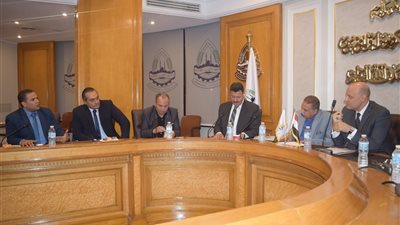 رئيس تجارية الجيزة يلتقى وفد غرفة صناعة الأردن وعمان لتعزيز التعاون 