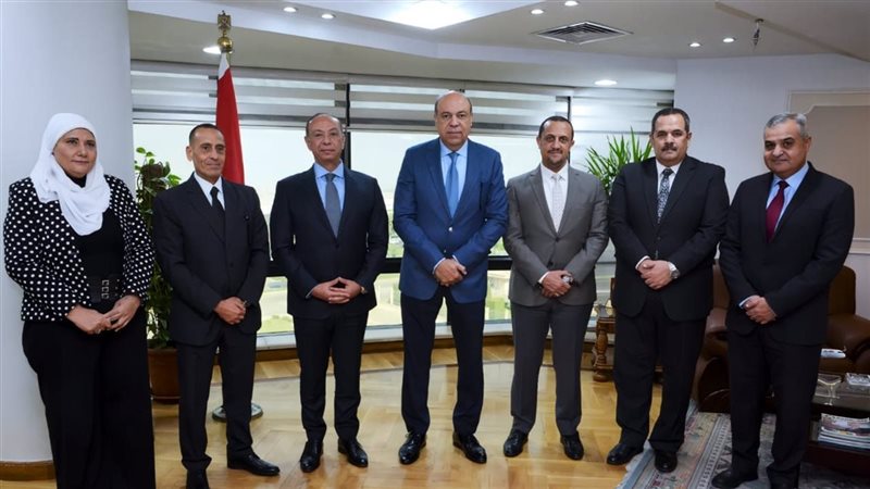 وزير الطيران المدني