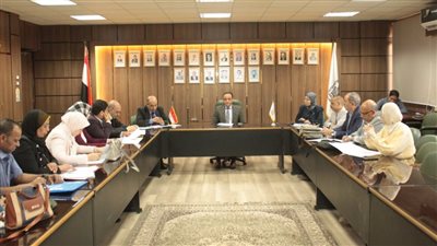 مركز دراسات المستقبل بجامعة أسيوط يناقش الاستفادة من نتائج البحوث في تحقيق التنمية